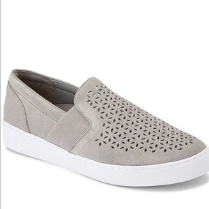 Vionic Kani Sporty Slip-On Gray Sneakers 10